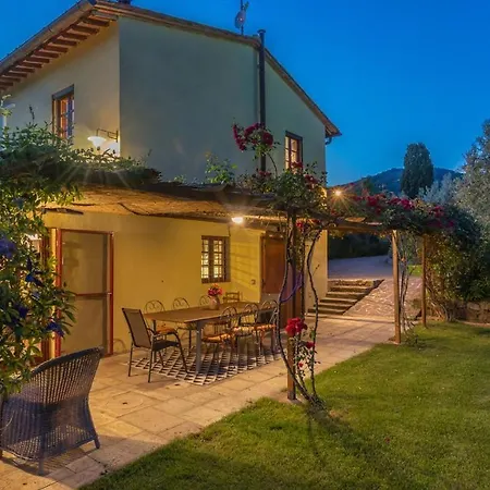 Buca Delle Fate 8, Emma Villa
